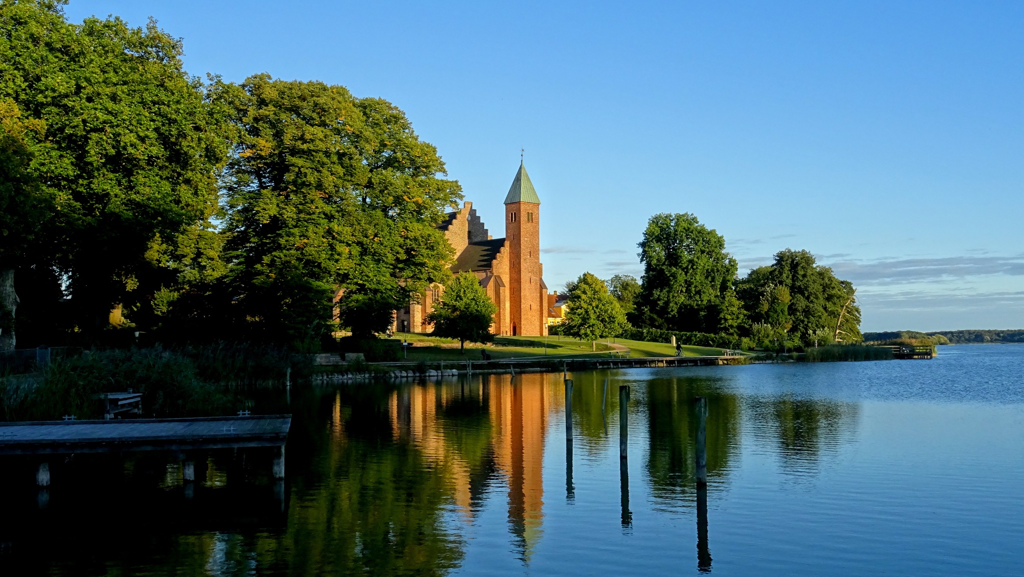 Maribo domkirke set fra vandet