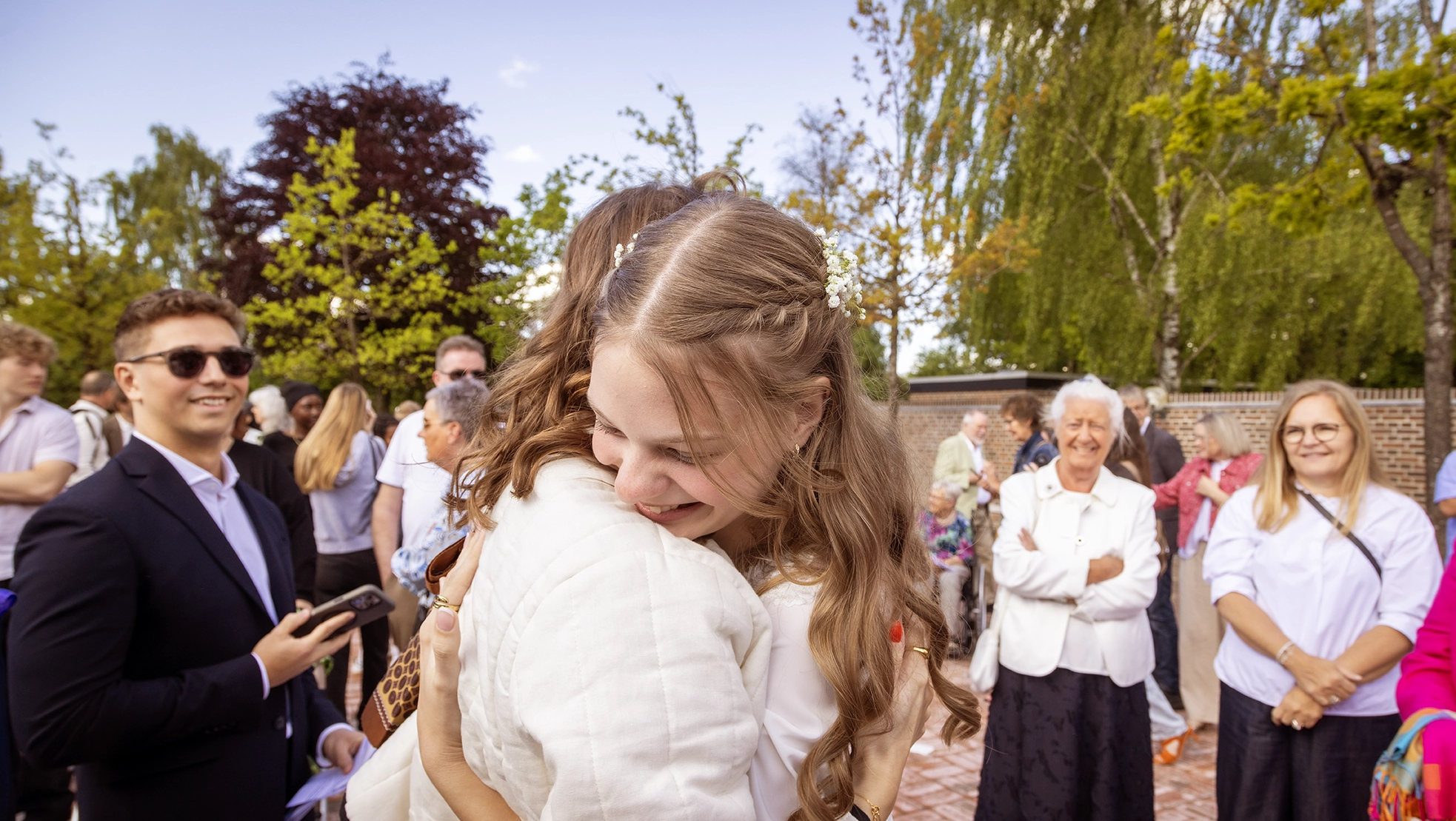 Rytmiske gudstjenester. En elektrisk guitar foran orglet i udlejre kirke